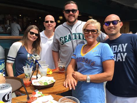 Atmosphere | Some Random Bar | Seattle, WA