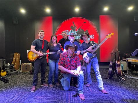 Eight Second Ride @Osthoff Resort Elkhart Lake, Wi. Friday June19th 7 ...