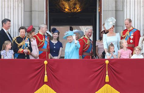 英国王室宝宝办理出生登记 凯特职业填“王妃”_新闻频道_央视网