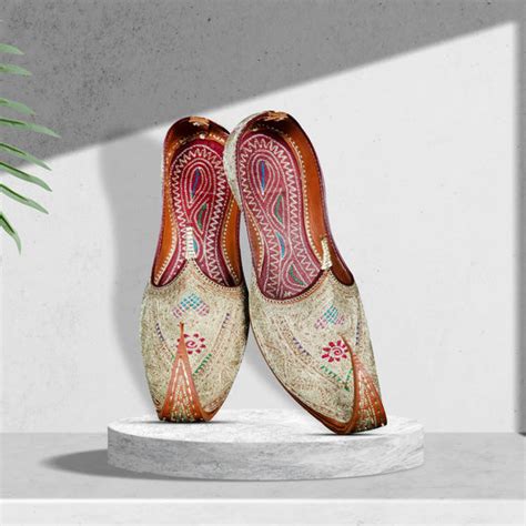 Jutties Maker - Premium Custom Jutties & Handcrafted Footwear Online ...