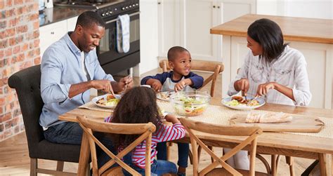 How to Make Time for Family Dinner - Atlanta Parent