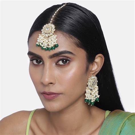 Laida Green & White Gold-Plated Handcrafted Kundan Embellished Jewelle