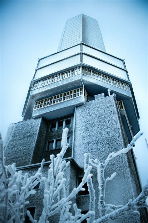 A very tall building with a lot of frost on it photo – Free Großer ...