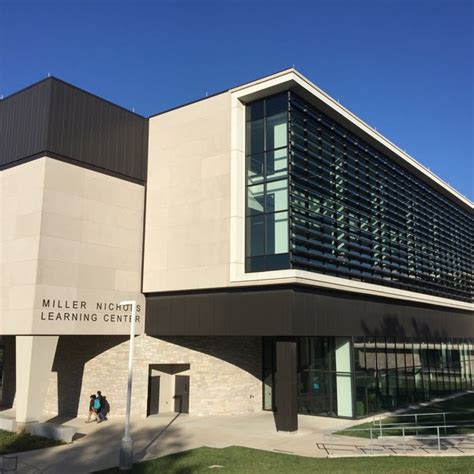 Photos at Miller Nichols Library - 13 tips