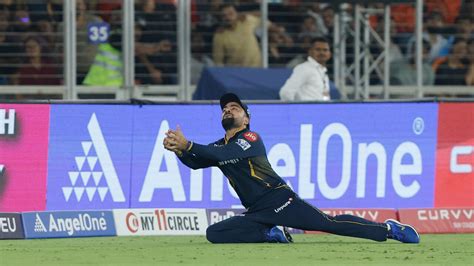 GT vs SRH: Rashid Khan takes stunning running catch to remove Travis Head