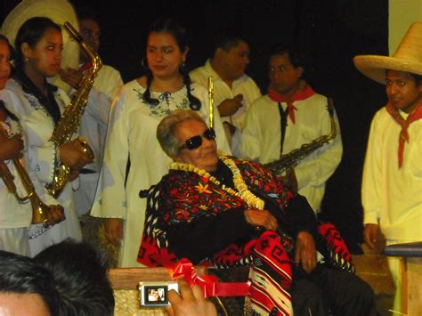 Chavela Vargas frase: “Yo soy una de esas gentes que prefiere amar a ...