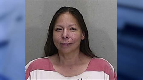 Ax-wielding Florida woman threatens roommate because for not packing up ...