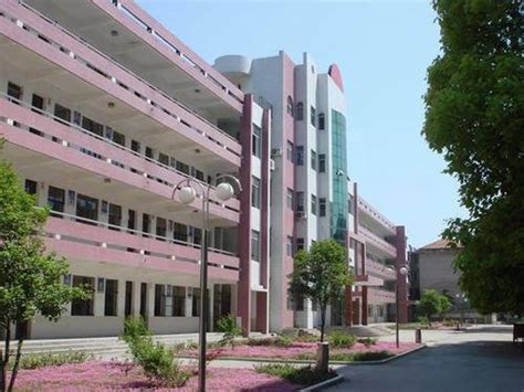 那么美丽的重庆市轻工业学校校园-招生咨询114_免费参与兴趣测试,专业查询,学校排名,职教社区