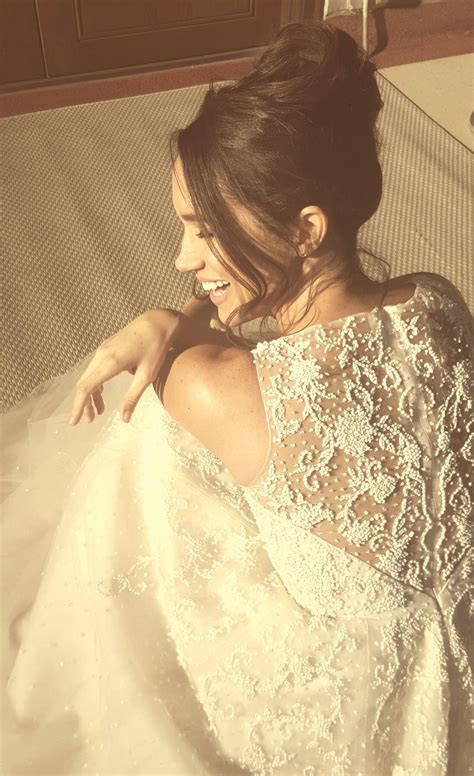 Here's an Exclusive Sneak Peek at Suits Star Rachel Zane's Wedding Dress | Glamour