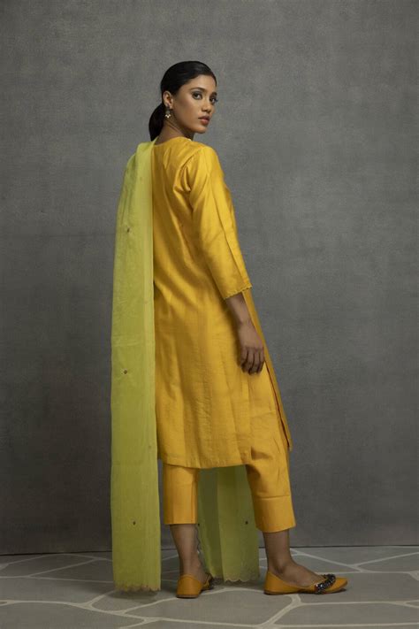 Straight Kurta With Princess Line – Kahani Lush