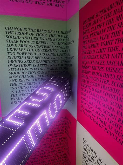 Jenny Holzers Textkunst: Sprachgewaltig und gesellschaftskritisch Was ...