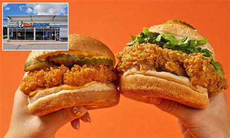 Popular Canadian chicken chain finally opens in London