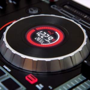 Numark MixTrack Platinum DJ Controller with Jog Wheel Display : Amazon ...