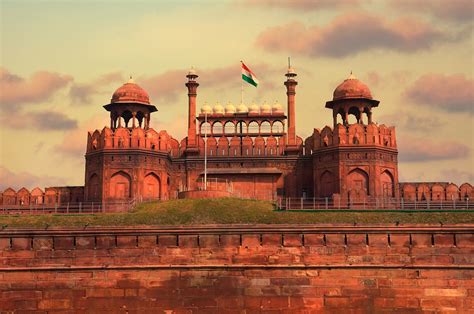 Red fort ( Lal Qila) Delhi-History, Architecture, Timings.