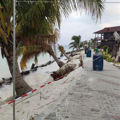 TAD MARINE RESORT (Pulau Tinggi) - Resort Reviews & Photos - Tripadvisor