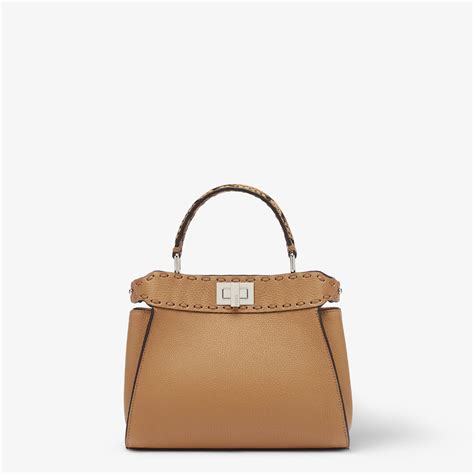 Página principal | Sitio oficial de FENDI