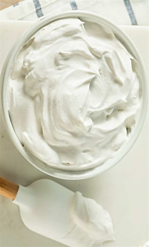 Crème Fraiche vs Heavy Cream (Everything You Need To Know) | Treat Dreams