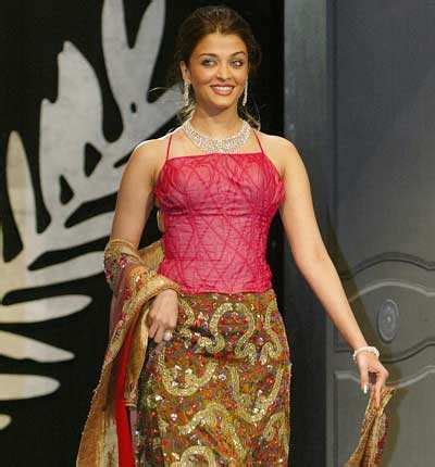 Aishwarya Rai on ramp Pics | Aishwarya Rai on ramp Photos | Aishwarya ...