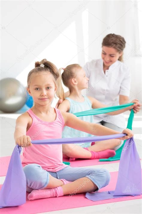 Children Doing Exercise 的图像结果