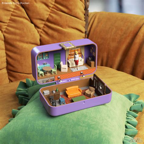 Polly Pocket versions of 'The Simpsons' and 'Stranger Things' houses ...