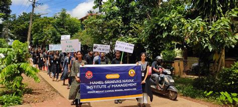 MSNIM students and Staff stage silent protest from campus to bondel ...