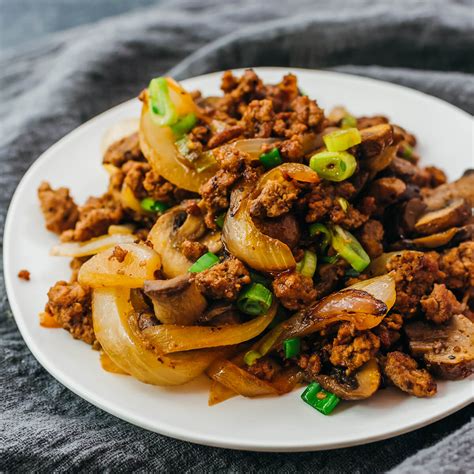 Ground Beef Mushroom Onion Stir Fry - Savory Tooth