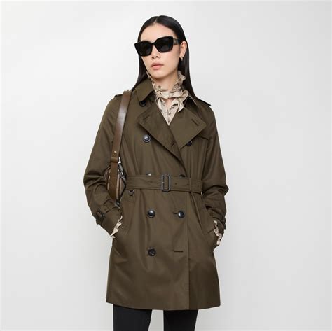 Short Tropical Gabardine Kensington Trench Coat in Juniper green ...