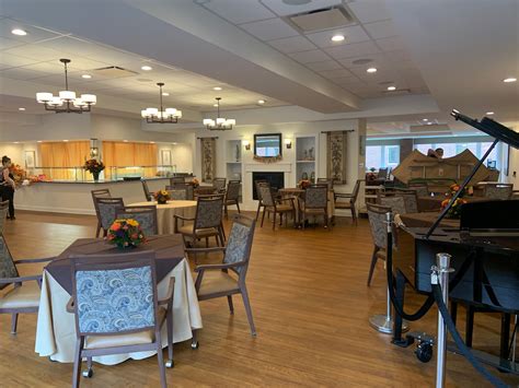 Senior Living Photo Gallery | Greenwood Village South in Greenwood, IN