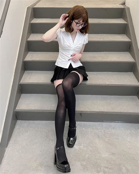 nora fawn | hi happy november | Instagram