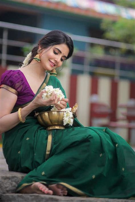 Attractive Green Cotton Silk Saree With Flaunt Blouse Piece ...