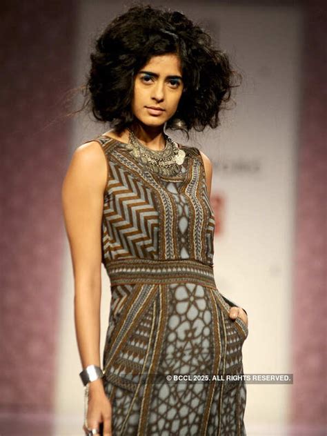 Diva Dhawan walks the ramp for designer Anita Dongre on Day 5 of Wills ...