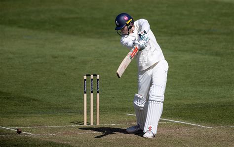 Kent survive Gloucestershire scare thanks to Zak Crawley's unbeaten fifty