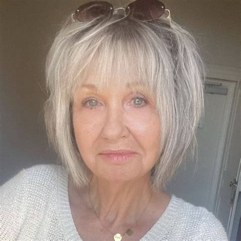 55+ Flattering Haircuts and Hairstyles for Women Over 40 | Thick hair ...