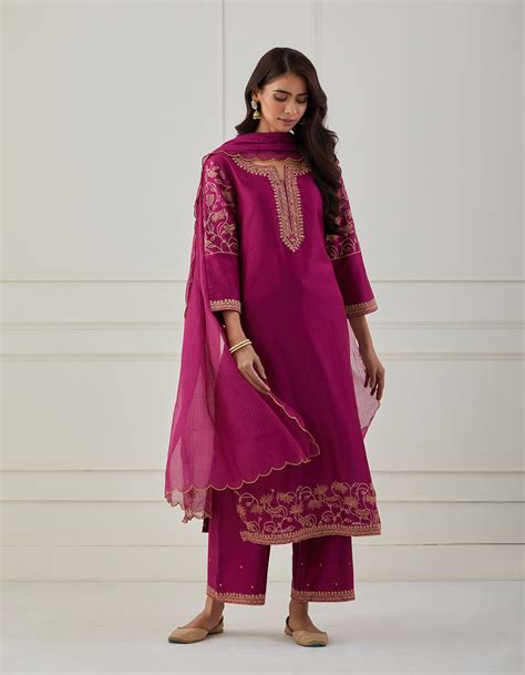 Magenta embroidered chanderi silk kurta with pants and dupatta - Set o ...