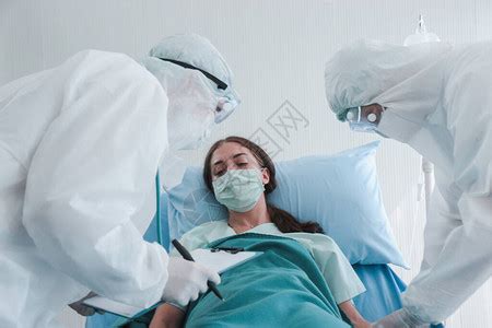 睡亡母生前床上感染同种病毒最新素材