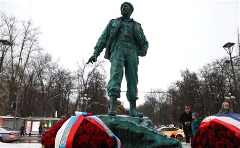 Monument to Fidel Castro unveiled in Moscow • President of Russia