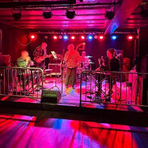 Vi feirer 3 år med Åpen Scene// RetroJam fredag 4.april - Come Out And ...