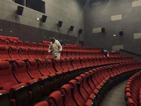 国家电影局:电影院恢复开放 每场上座率不得超30% | 冰点文案网