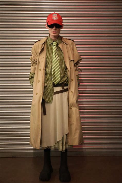 Modern Day Business Suit 的图像结果