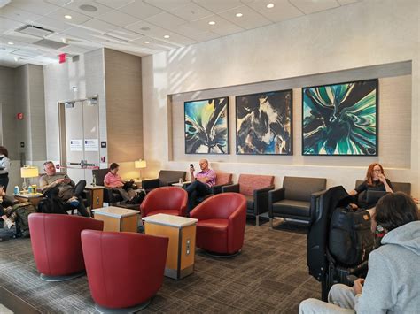 A Fine Balancing Act: American Flagship Lounge DFW Review - Wander Up Front