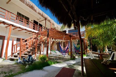 GOLDEN PARADISE TOWN HOTEL (Holbox Island) - Inn Reviews & Photos ...