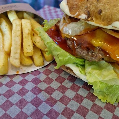 FATPIGSMOKEHOUSE, Hilton - Restaurant Reviews, Phone Number & Photos ...