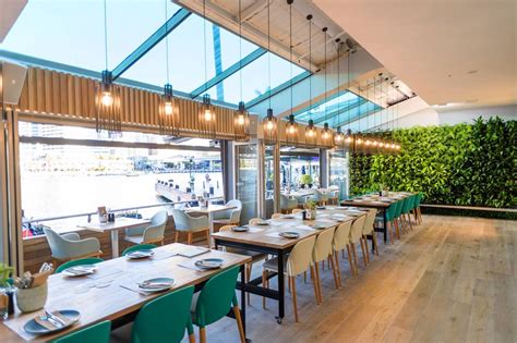 Waterfront Restaurant 的图像结果