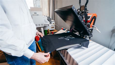 Most common colours for Uniforms at workplace - Uniform Manufacturer