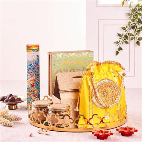 Festive Delight Gift Hamper – thedottedi.in
