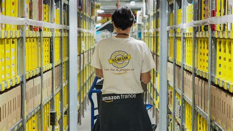 About Amazon France - About Amazon France Background Aesthetic