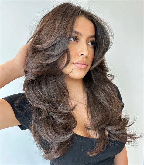 The Trendy Butterfly Haircut: A Modern Take on Layered Style
