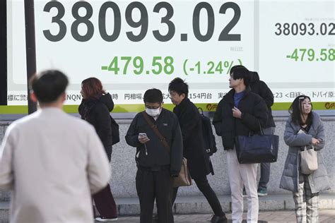 Nikkei snaps three-day decline; tech earnings, Fed in focus