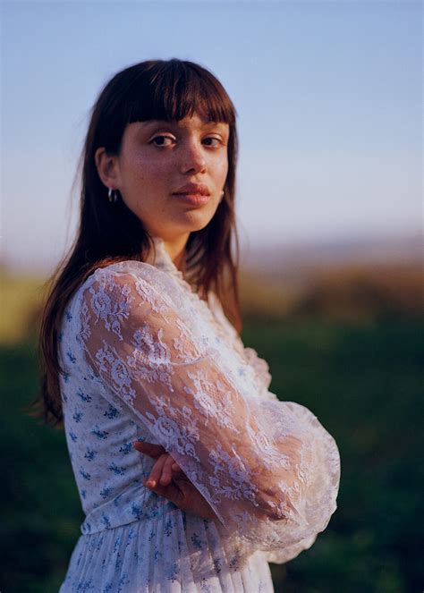 Emily B - Women -Mainboard - Nevs