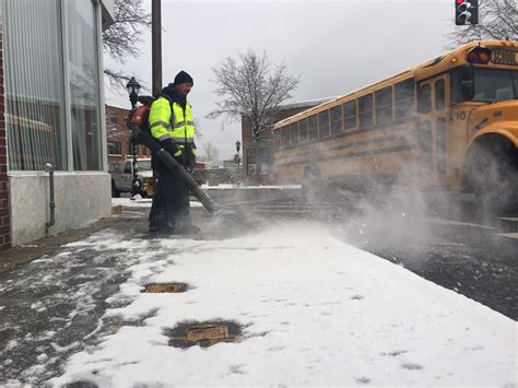 Riverhead, SWR schools to close Monday with heavy snow in forecast ...